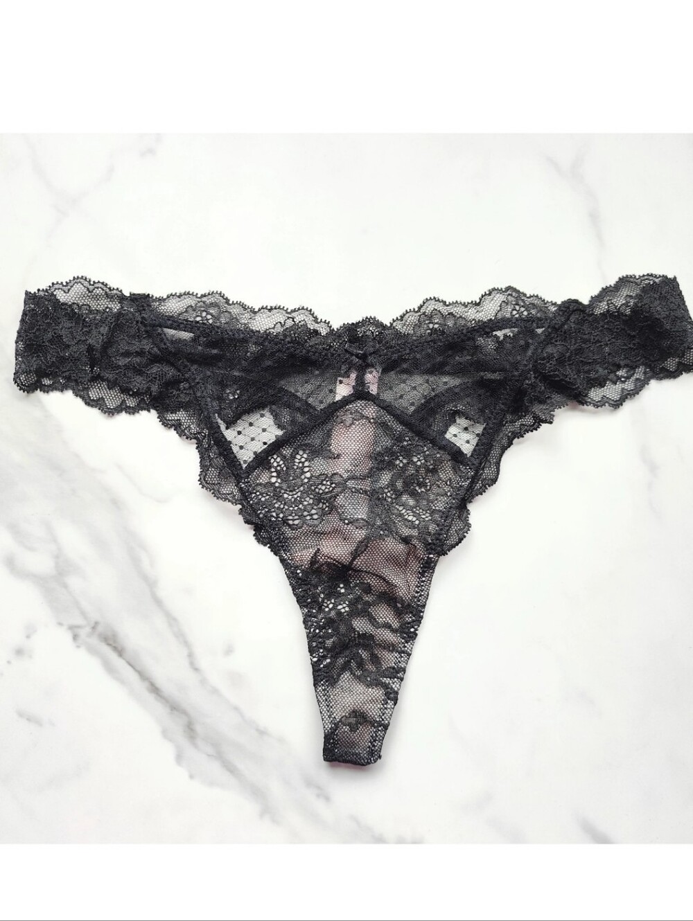 Victoria's secret very sexy dream Angel's lace and mesh thong panty MEDIUM BLACK